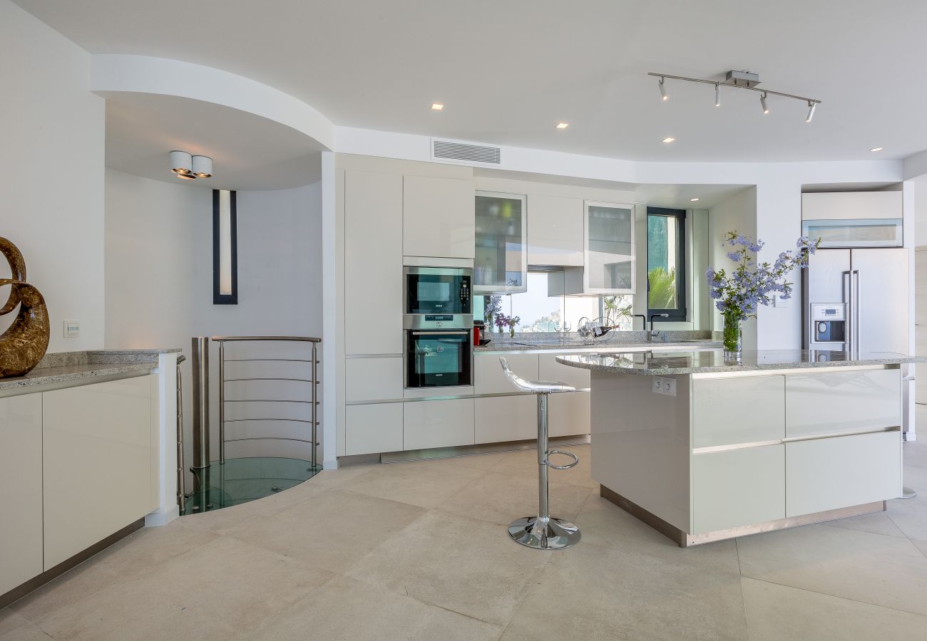 KITCHEN KITCHEN