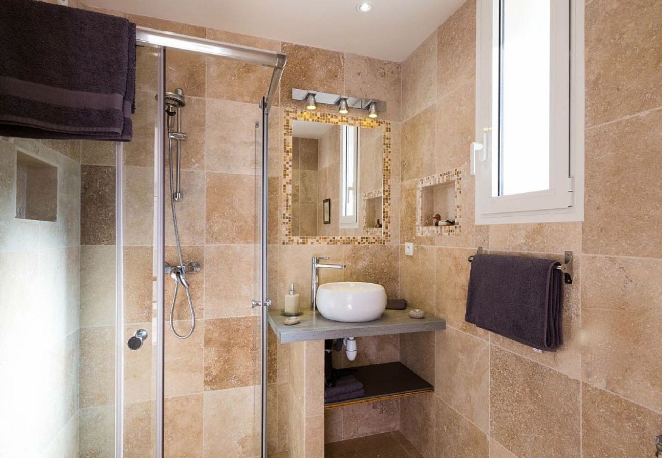 BATHROOM BATHROOM