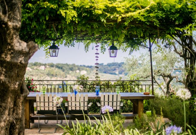 SUNNY TERRACE SUNNY TERRACE