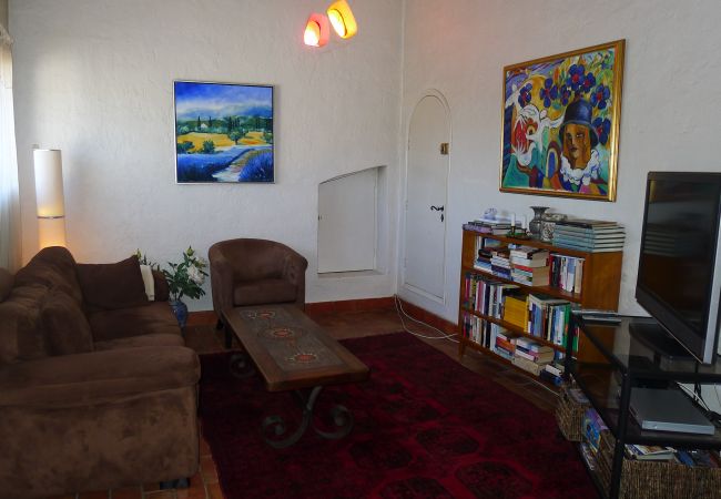 LIVING ROOM LIVING ROOM
