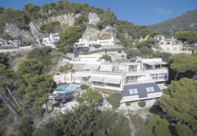 VILLA VILLA