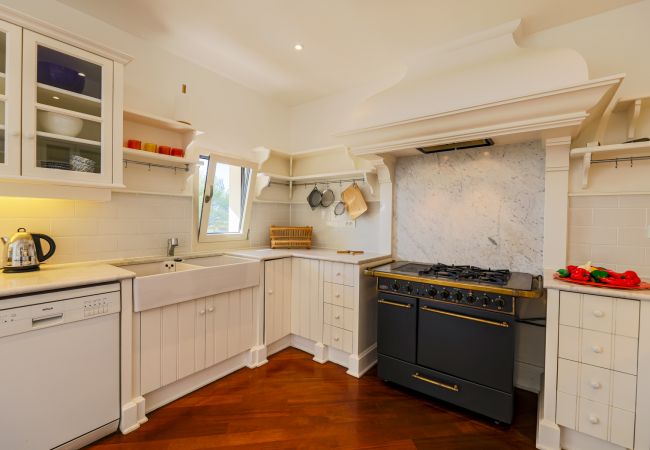 KITCHEN KITCHEN