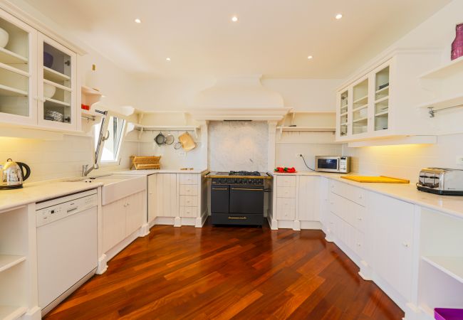KITCHEN KITCHEN
