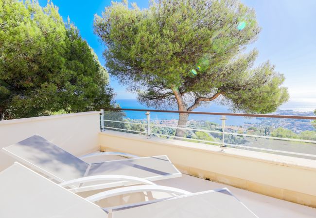 BALCONY BALCONY