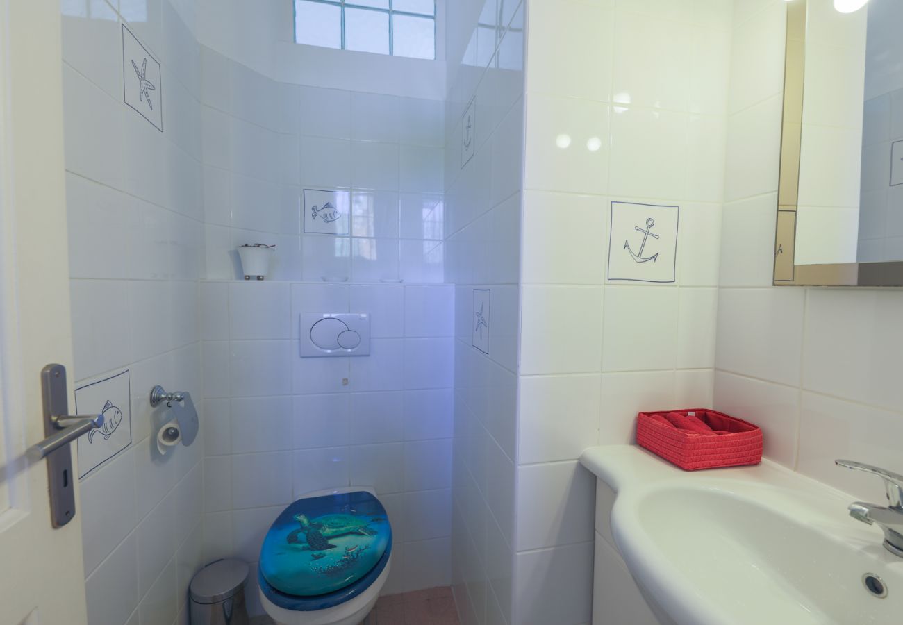 WC WC