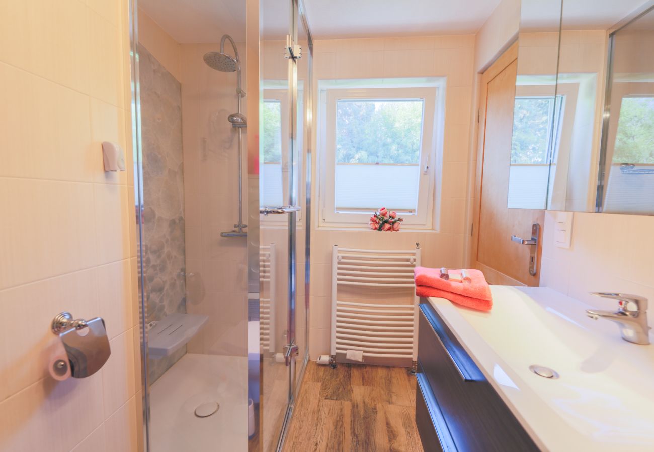 BATHROOM BATHROOM