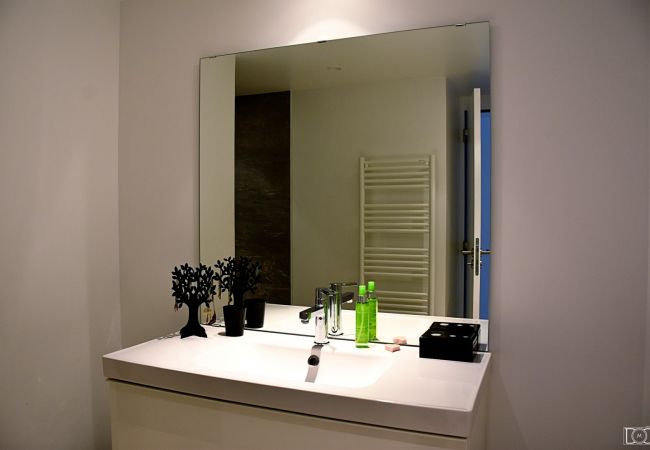 BATHROOM 3 BATHROOM 3