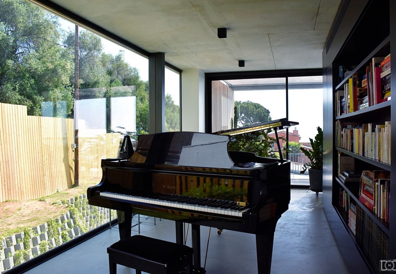 THE PIANO THE PIANO