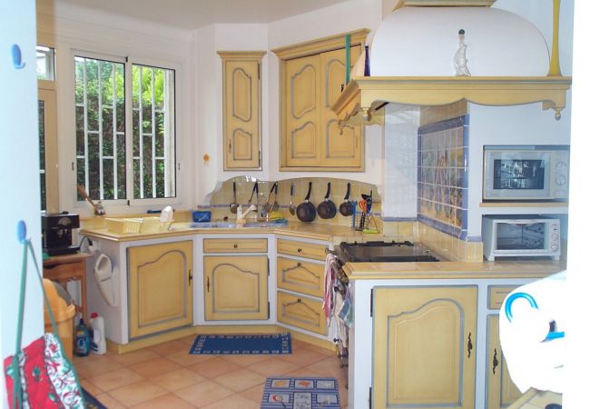 KITCHEN KITCHEN