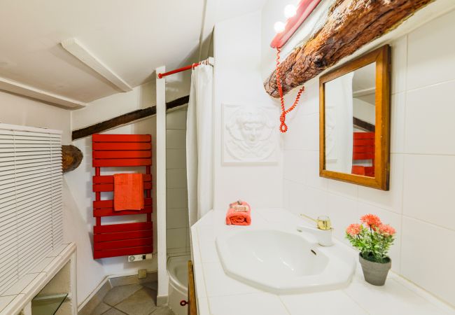 BATHROOM BATHROOM