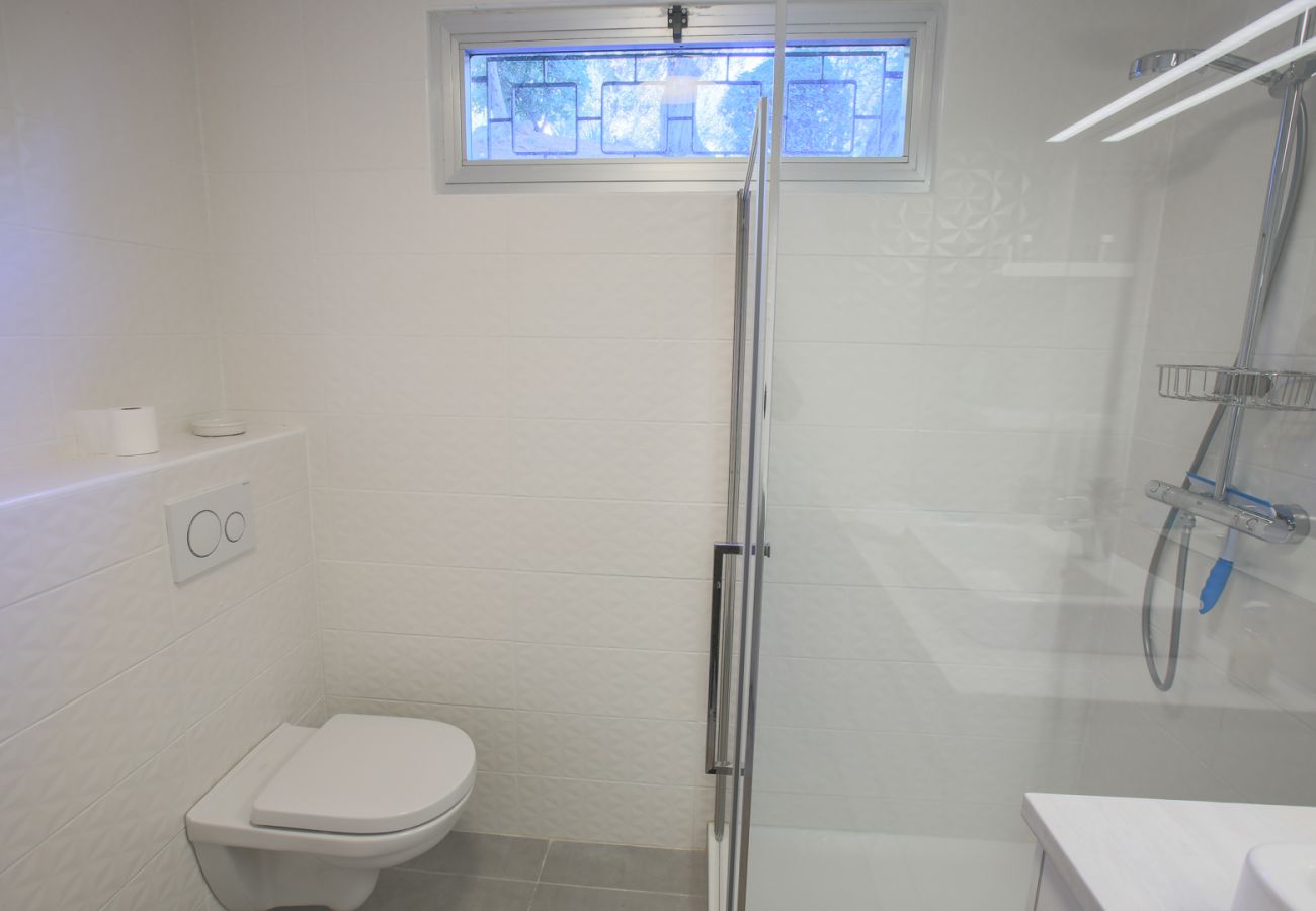 BATHROOM BATHROOM