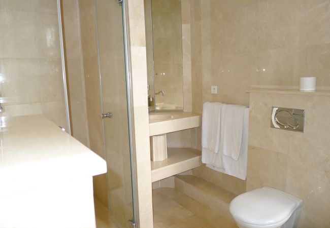 BATHROOM BATHROOM