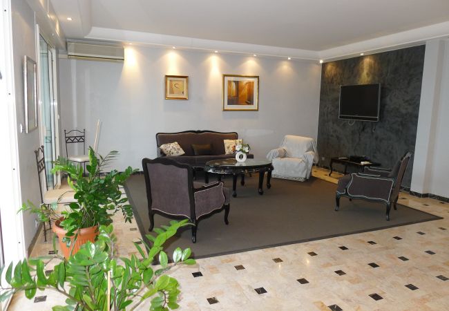 LIVING ROOM LIVING ROOM