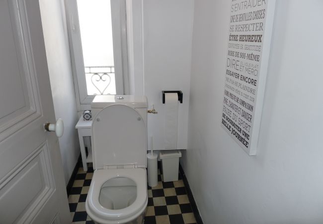 WC WC