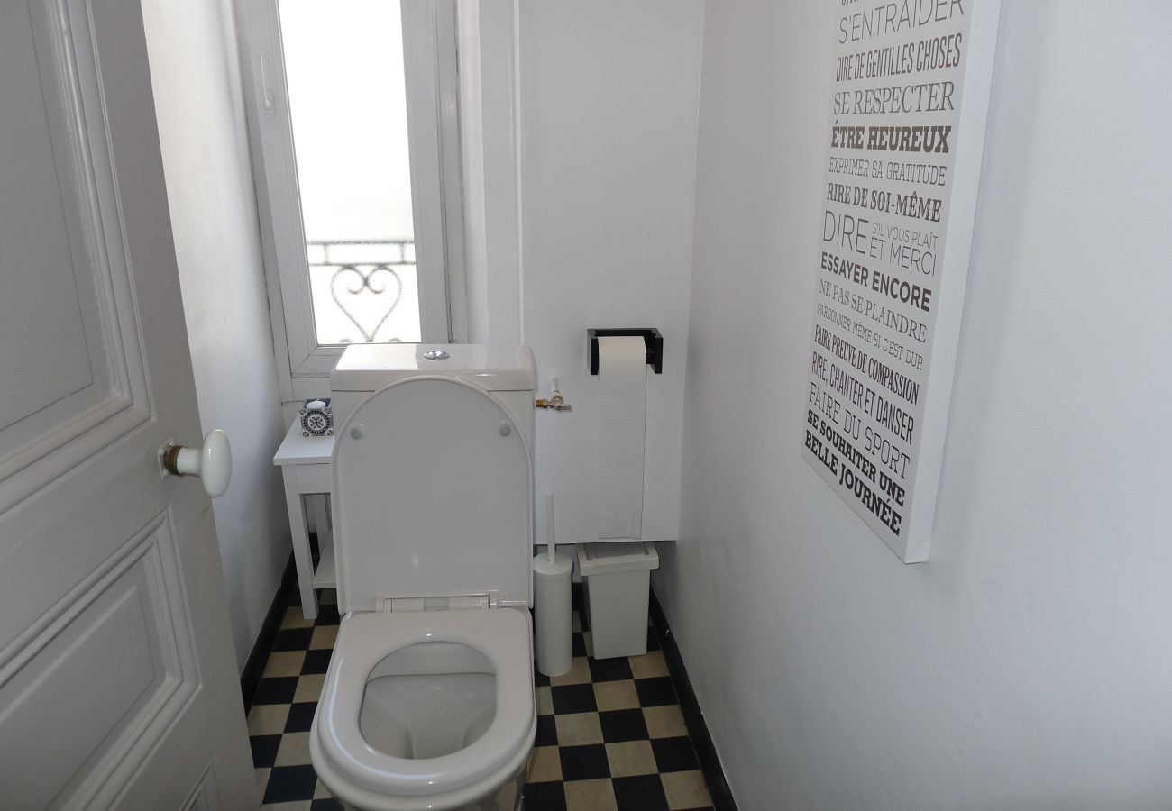 WC WC