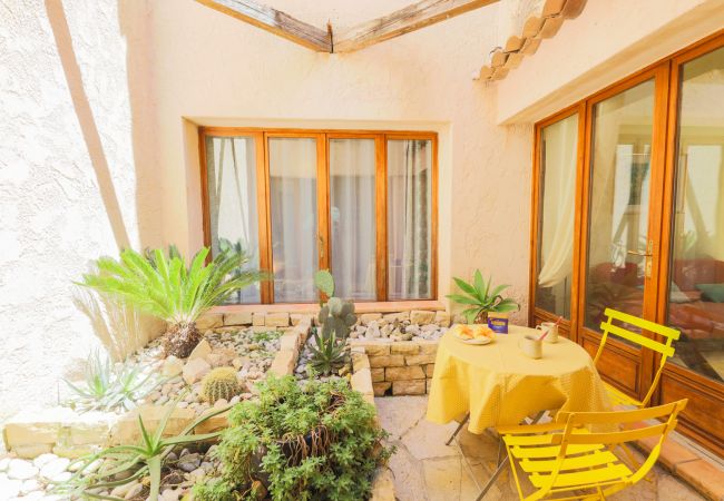 Villa in Tourrette-Levens - LA ROHIERE VI4129 by RIVIERA HOLIDAY HOMES Villa in Tourrette-Levens - LA ROHIERE VI4129 by RIVIERA HOLIDAY HOMES