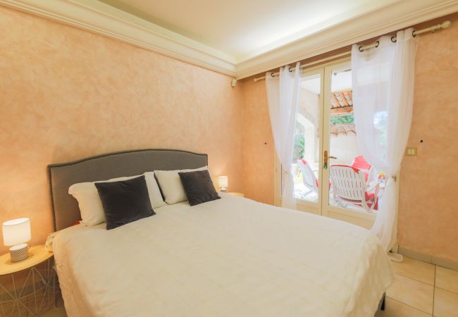 Villa in Tourrette-Levens - LA ROHIERE VI4129 by RIVIERA HOLIDAY HOMES Villa in Tourrette-Levens - LA ROHIERE VI4129 by RIVIERA HOLIDAY HOMES