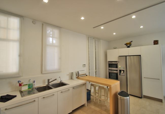 EQUIPPED KITCHEN EQUIPPED KITCHEN
