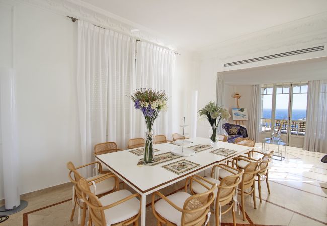DINING ROOM DINING ROOM