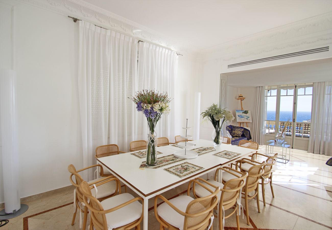 DINING ROOM DINING ROOM