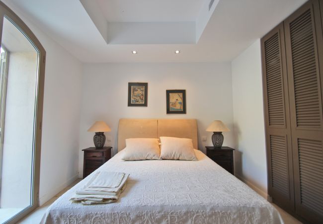 BEDROOM BEDROOM