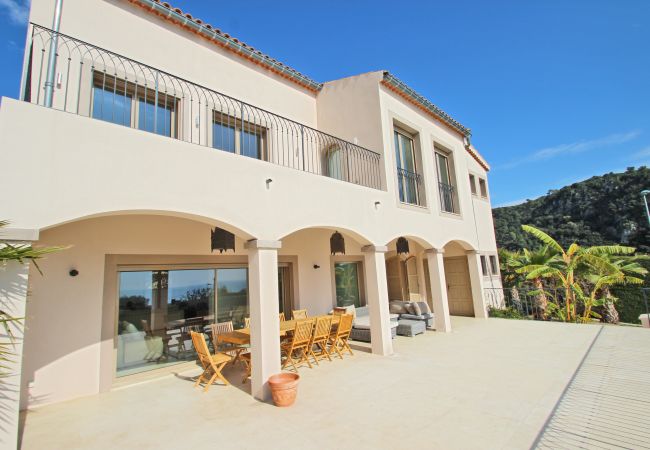 VILLA VILLA