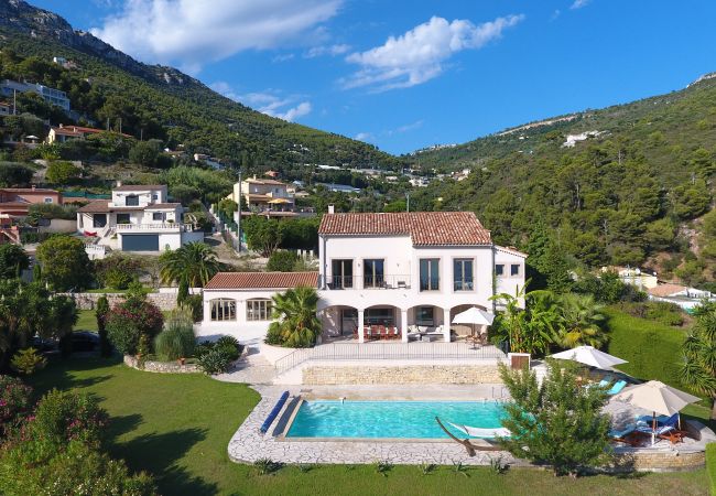 VILLA VILLA