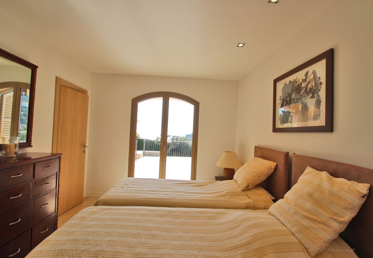 BEDROOM 3 BEDROOM 3