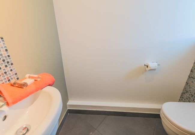 WC WC