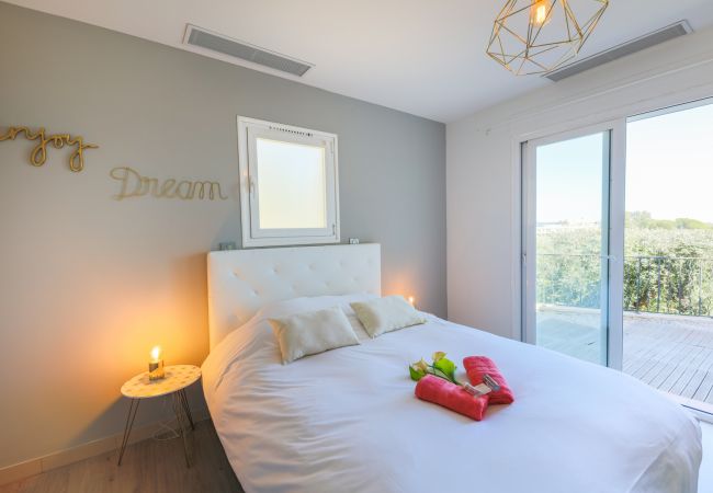 BEDROOM BEDROOM