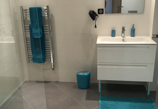 BATHROOM BATHROOM