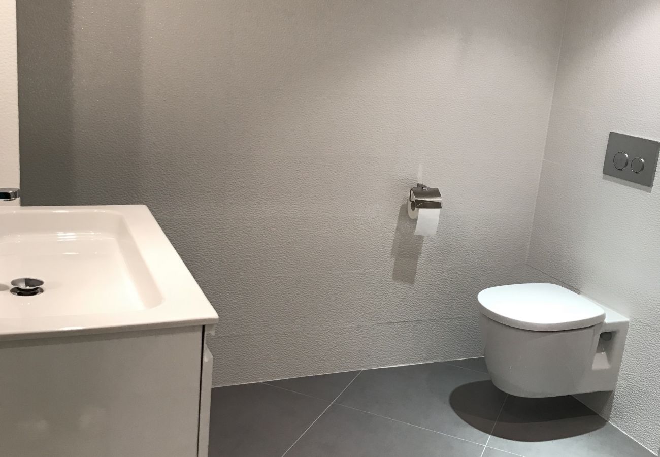 BATHROOM / WC BATHROOM / WC