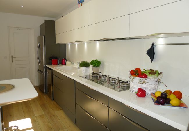 KITCHEN KITCHEN