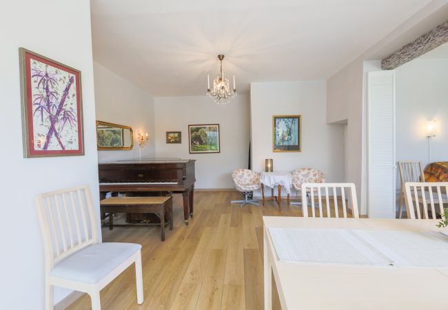 THE STAY / THE DINING ROOM THE STAY / THE DINING ROOM