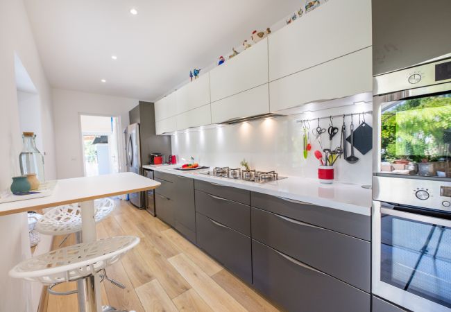 KITCHEN KITCHEN