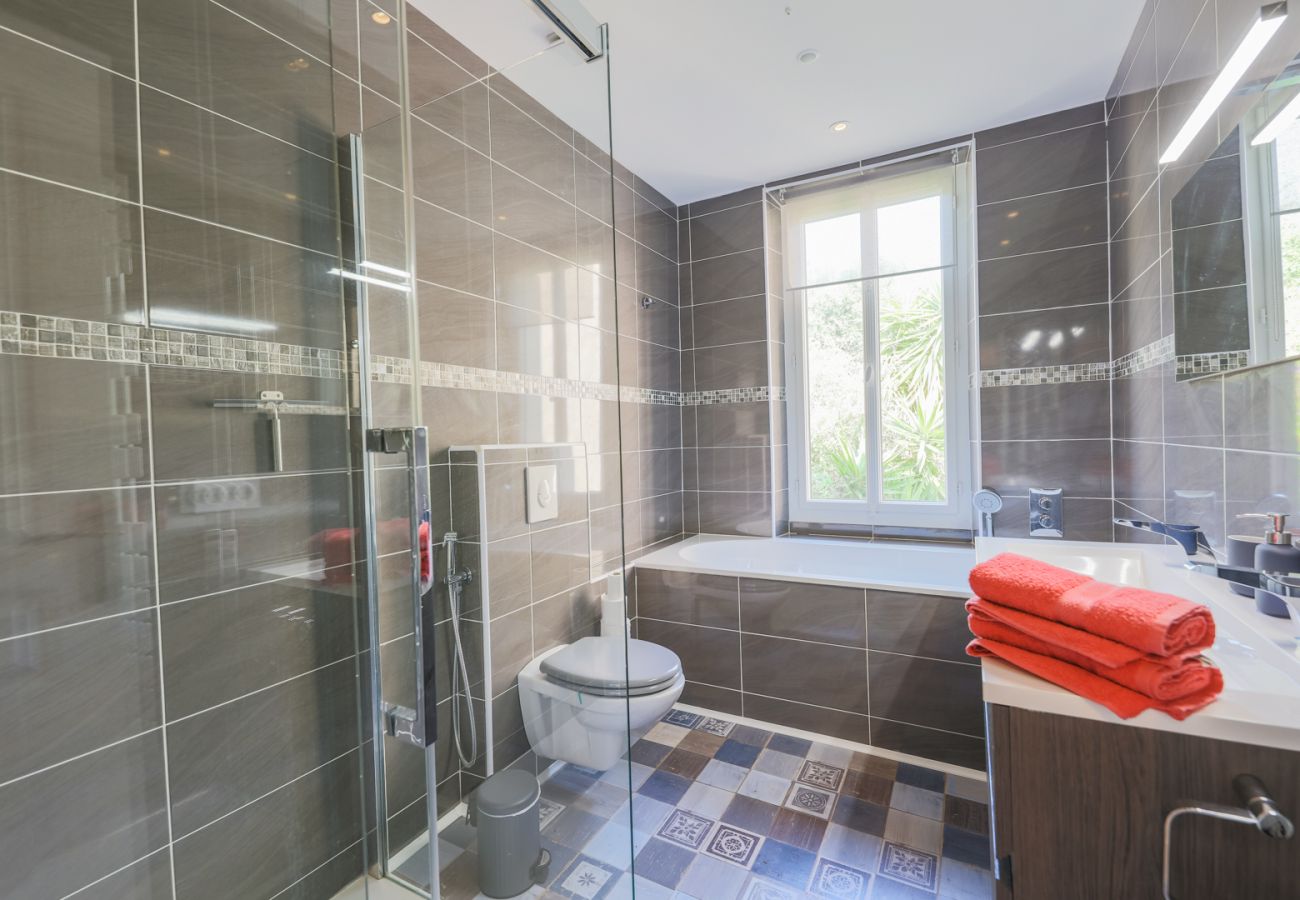 THE BATHROOM THE BATHROOM