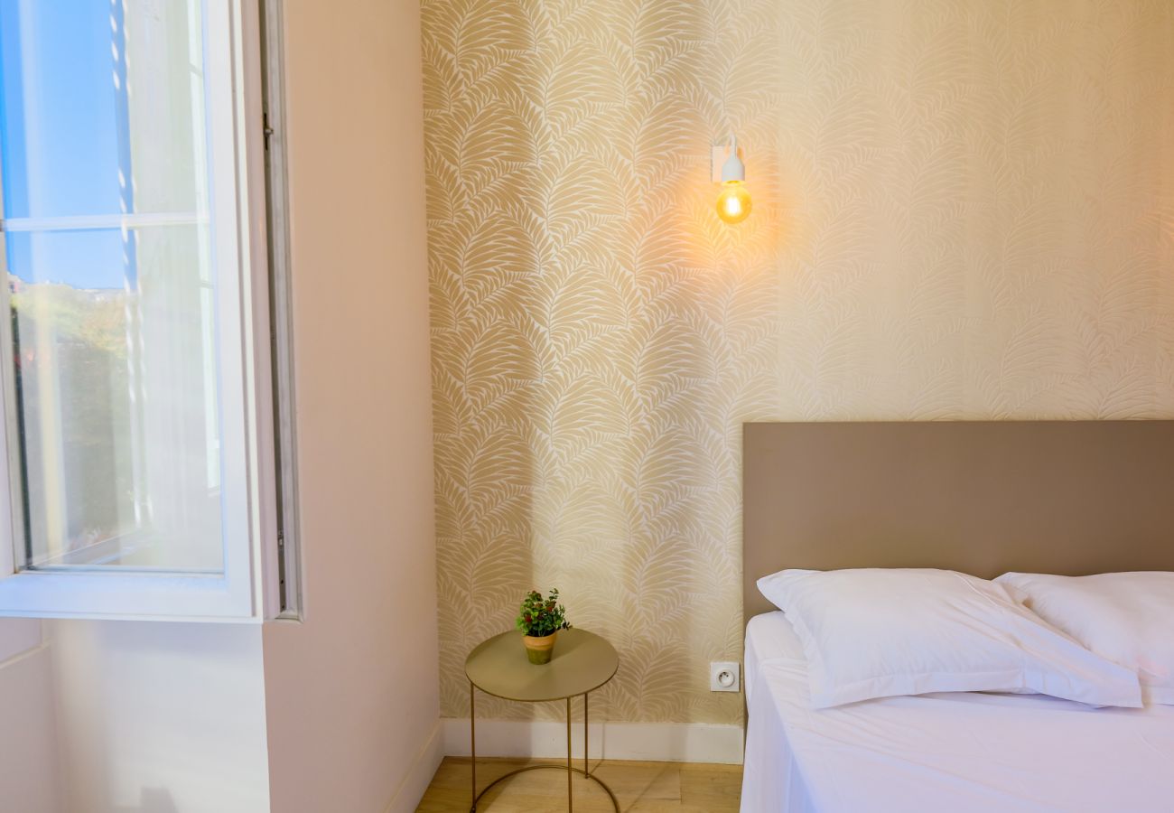BEDROOM BEDROOM