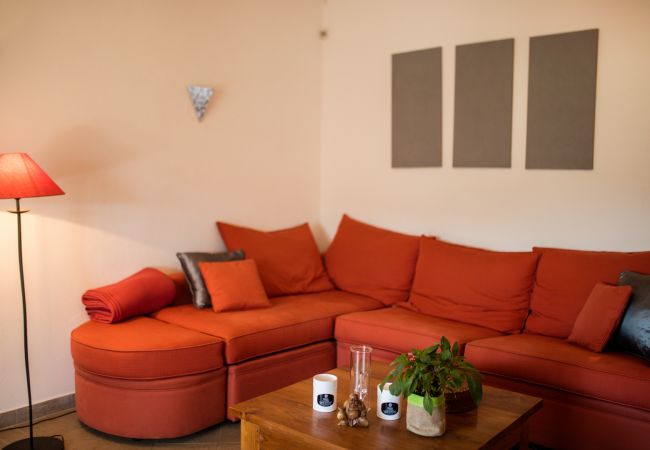 THE LIVING ROOM THE LIVING ROOM