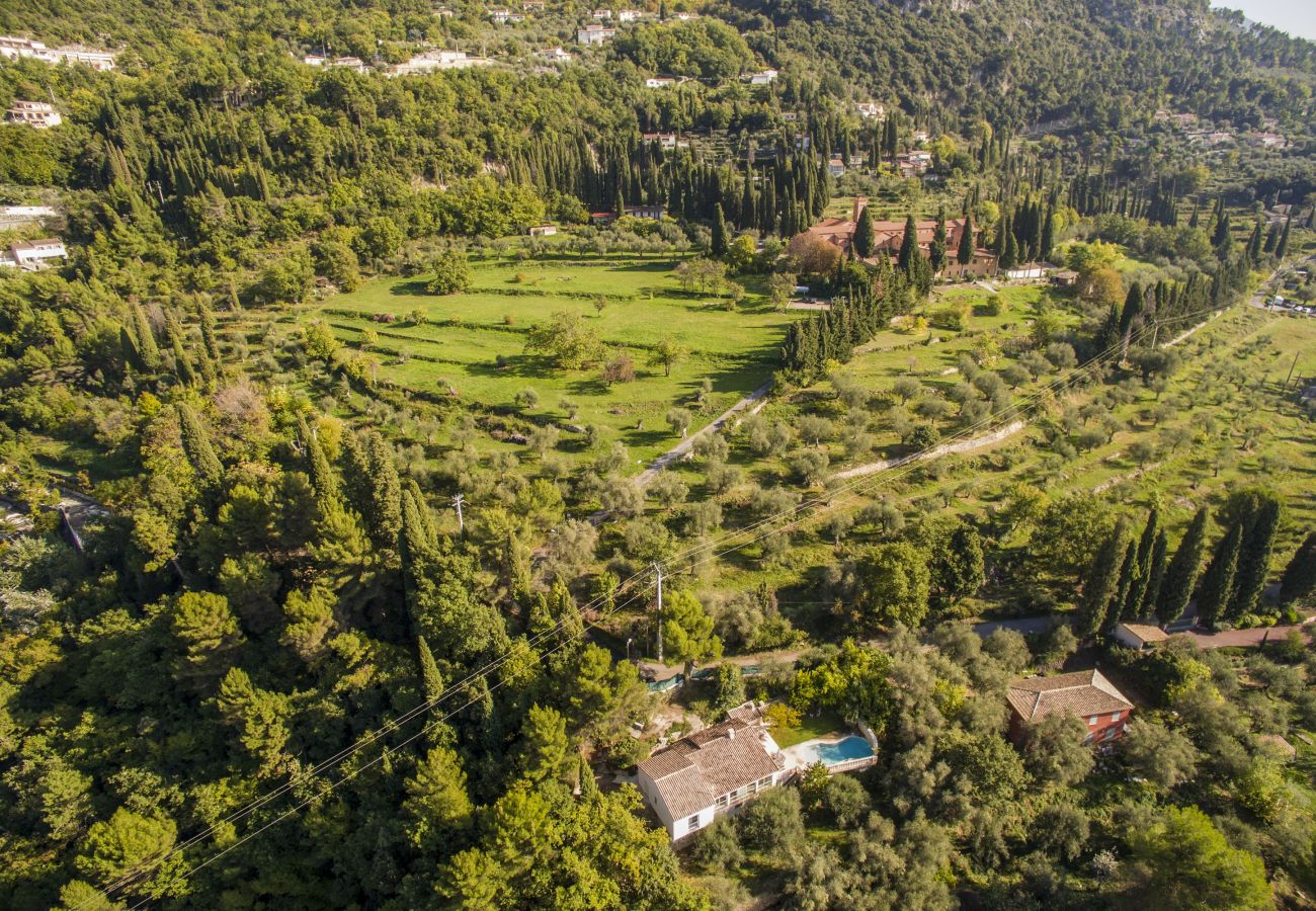 Villa in Castagniers - CASTAGNIERS SOUTRANE, Villa with LARGE TERRACE and Private Pool by RIVIERA HOLIDAY HOMES Villa in Castagniers - CASTAGNIERS SOUTRANE, Villa with LARGE TERRACE and Private Pool by RIVIERA HOLIDAY HOMES