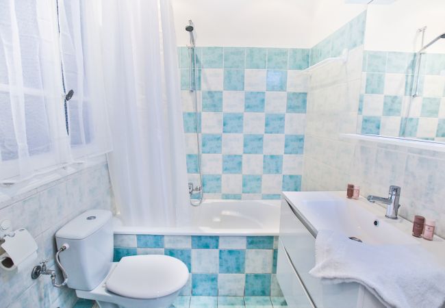 BATHROOM BATHROOM
