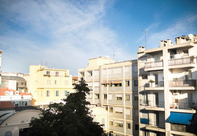 VIEW VIEW