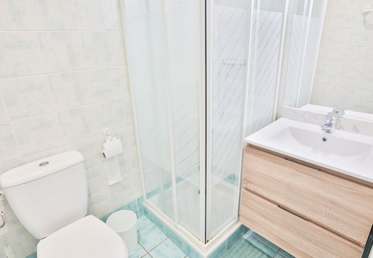 BATHROOM BATHROOM