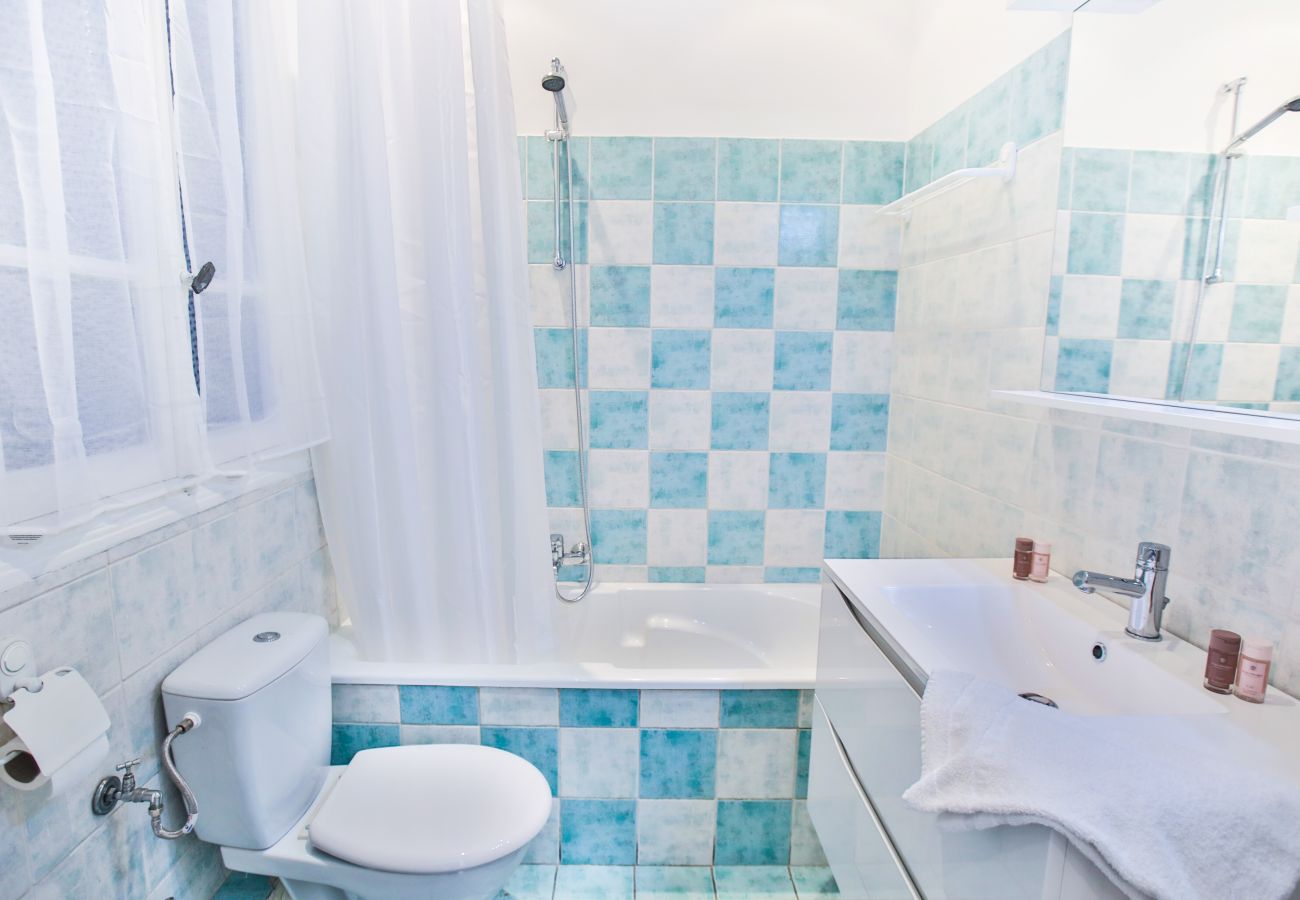 BATHROOM BATHROOM