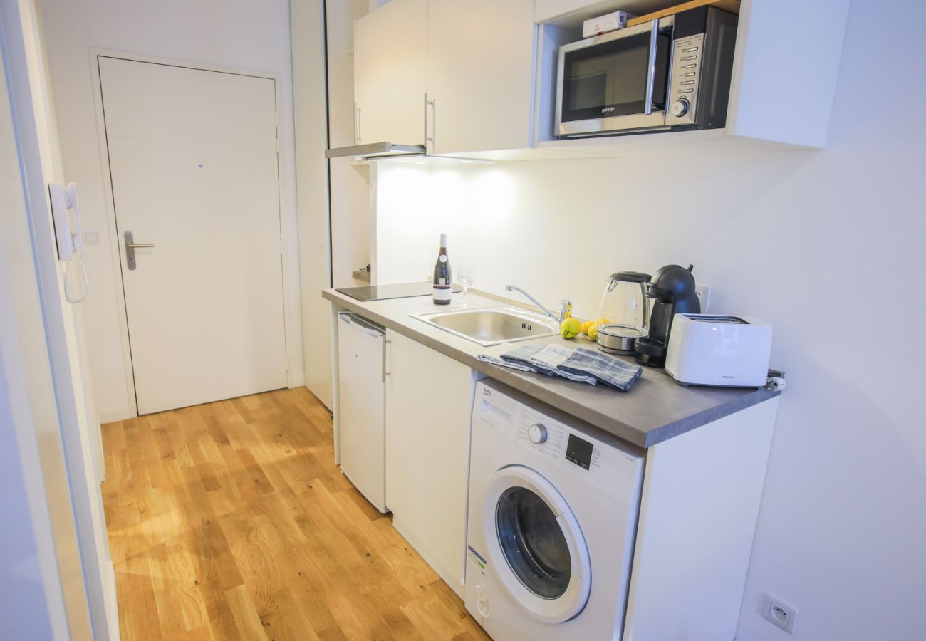 KITCHENETTE KITCHENETTE