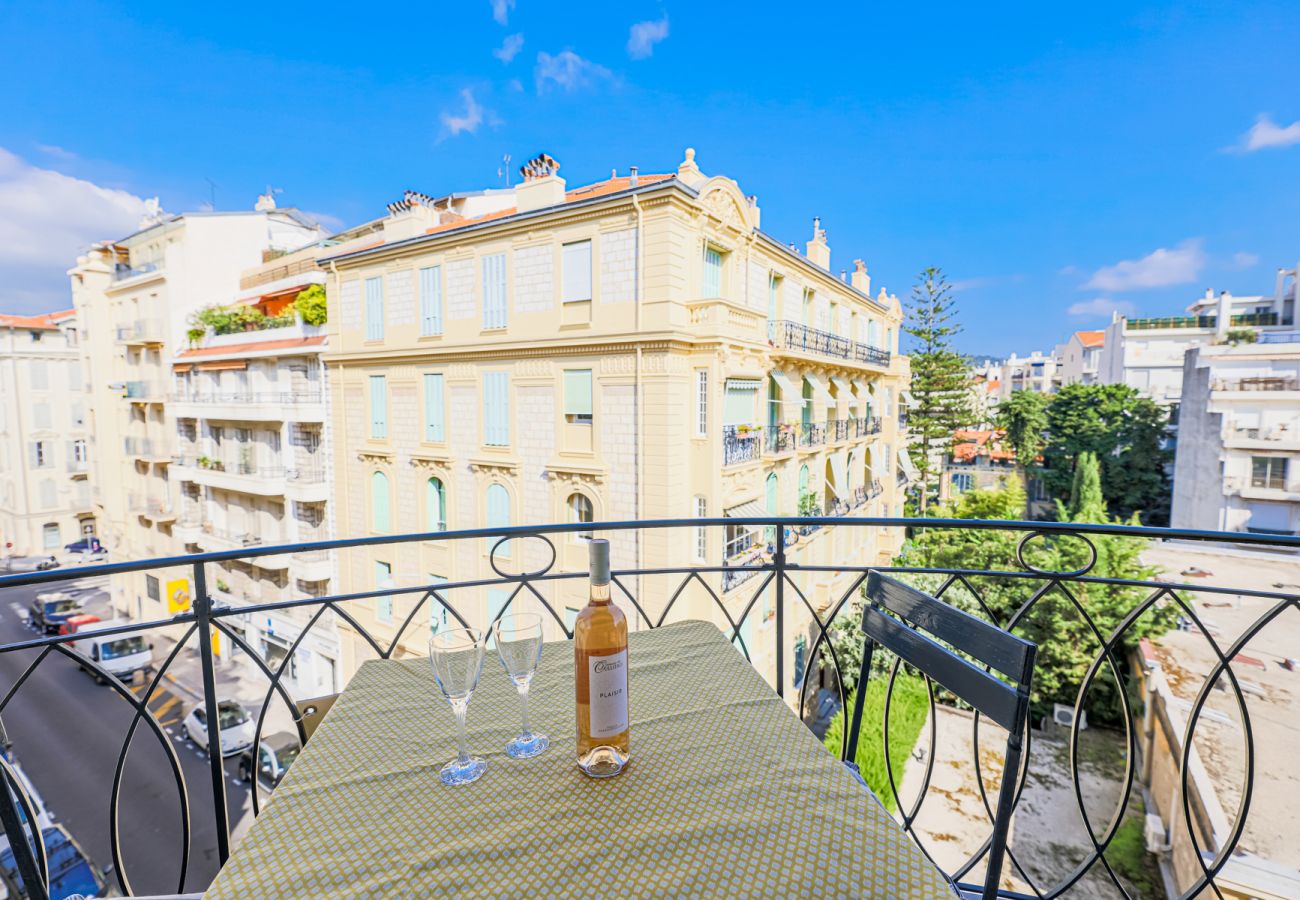 BALCONY BALCONY