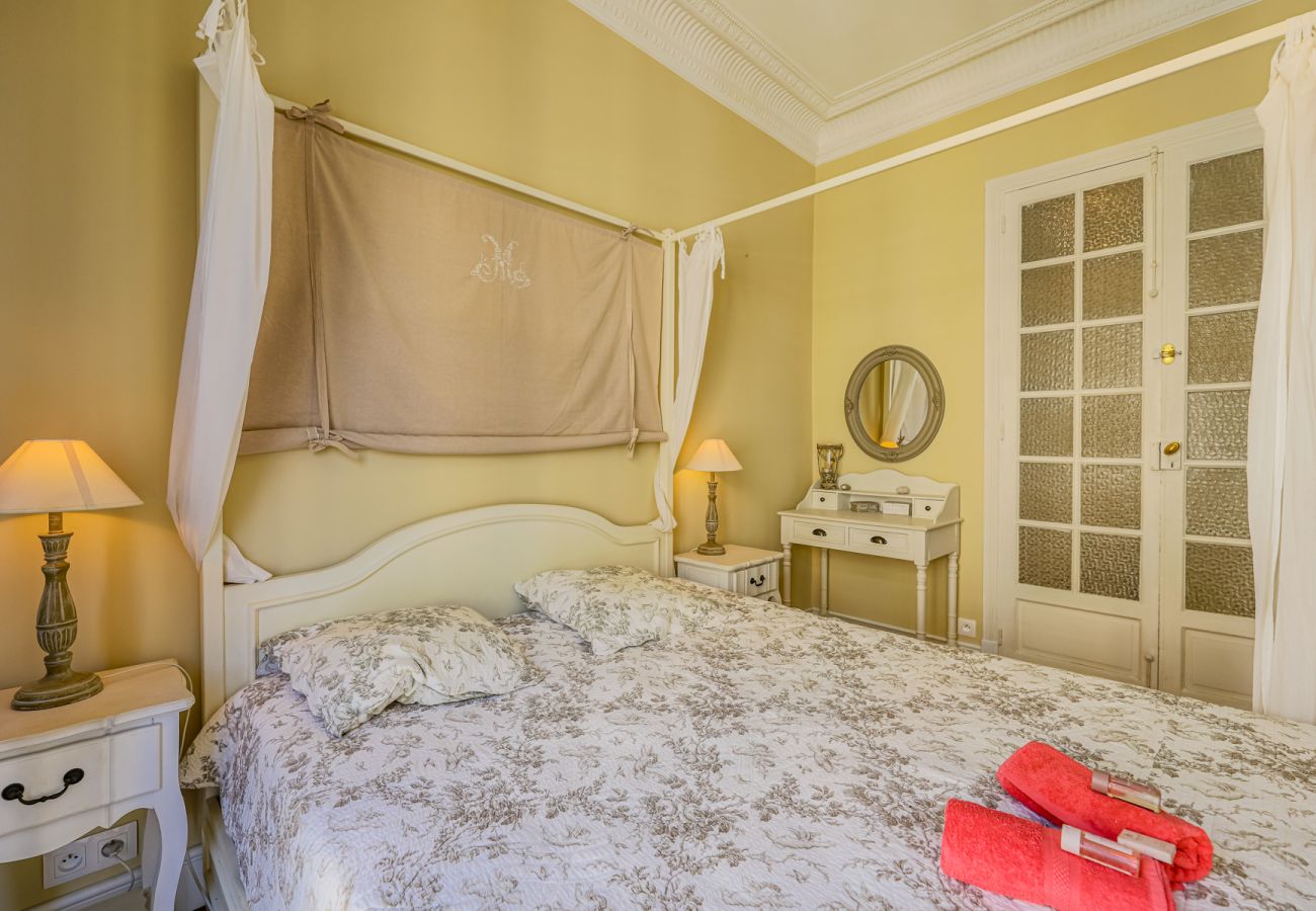 BEDROOM BEDROOM