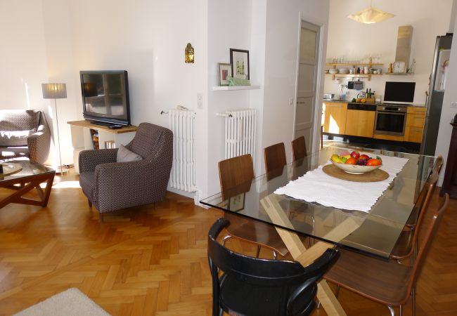 DINING ROOM DINING ROOM