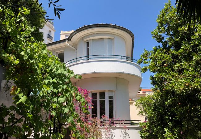 Villa in Nice - VILLA AMOUR VI4153 by RIVIERA HOLIDAY HOMES Villa in Nice - VILLA AMOUR VI4153 by RIVIERA HOLIDAY HOMES