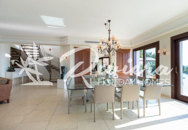 COMEDOR DINING ROOM