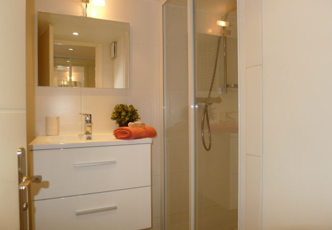BATHROOM BATHROOM